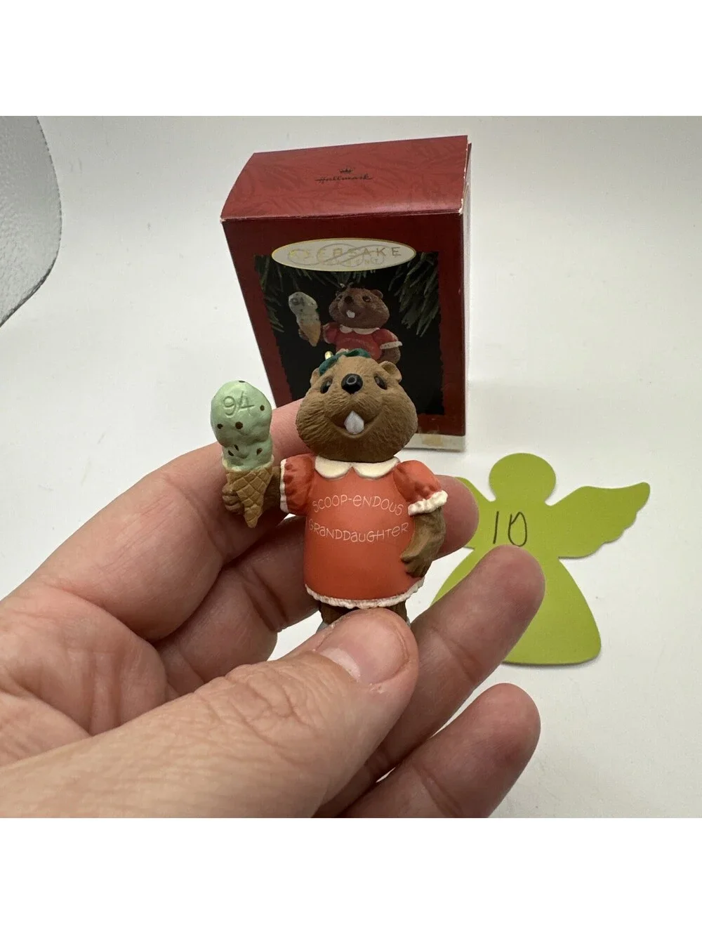 1994 Hallmark Keepsake Christmas Ornament Granddaughter Beaver With Ice Cream